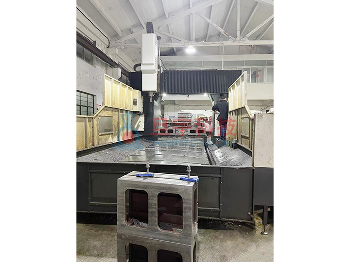 五軸CNC數(shù)控機(jī)床